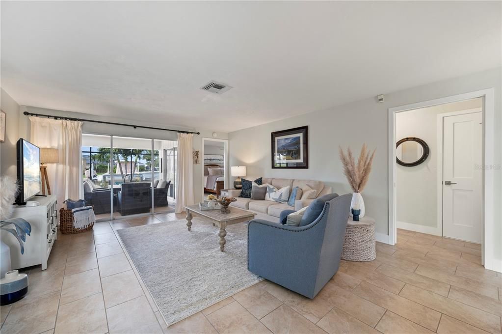 For Sale: $649,000 (2 beds, 2 baths, 1743 Square Feet)