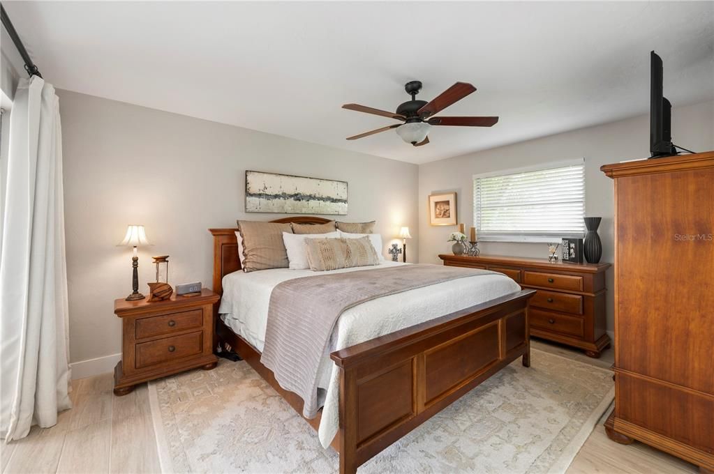 For Sale: $649,000 (2 beds, 2 baths, 1743 Square Feet)