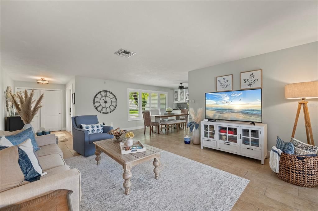 For Sale: $649,000 (2 beds, 2 baths, 1743 Square Feet)