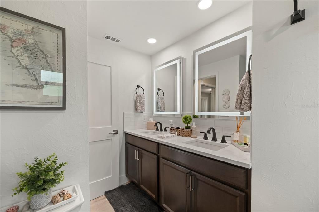 For Sale: $649,000 (2 beds, 2 baths, 1743 Square Feet)