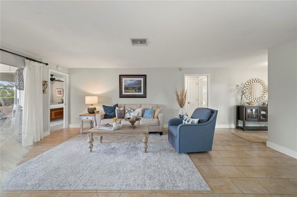 For Sale: $649,000 (2 beds, 2 baths, 1743 Square Feet)