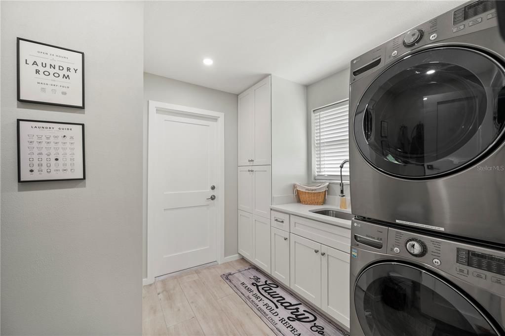 For Sale: $649,000 (2 beds, 2 baths, 1743 Square Feet)