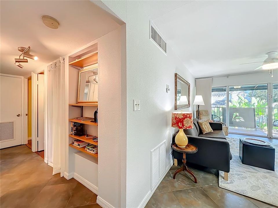 For Sale: $299,900 (3 beds, 2 baths, 1200 Square Feet)