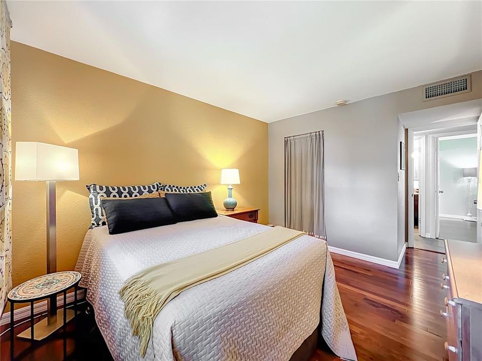 For Sale: $299,900 (3 beds, 2 baths, 1200 Square Feet)