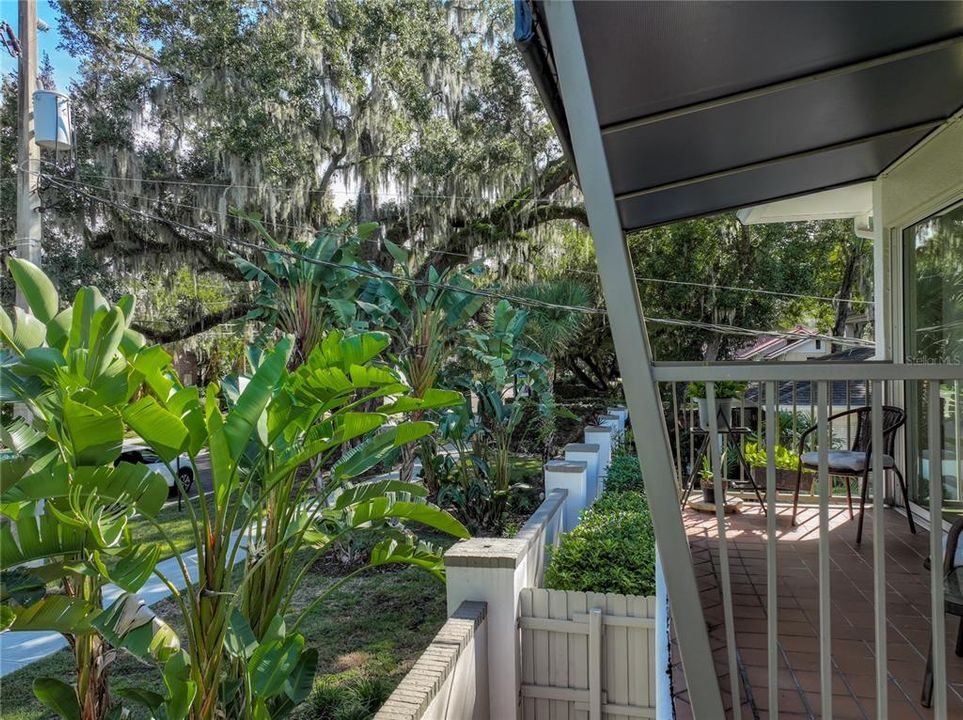 For Sale: $299,900 (3 beds, 2 baths, 1200 Square Feet)