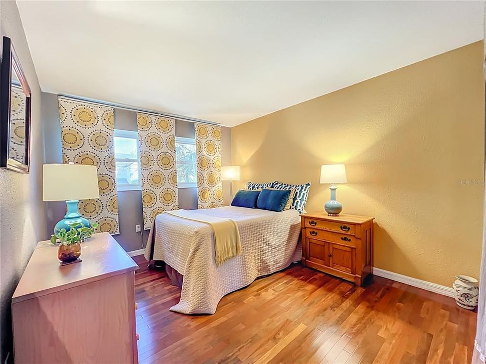 For Sale: $299,900 (3 beds, 2 baths, 1200 Square Feet)