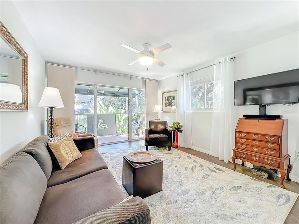 For Sale: $299,900 (3 beds, 2 baths, 1200 Square Feet)