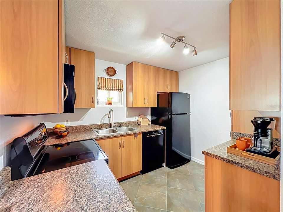 For Sale: $299,900 (3 beds, 2 baths, 1200 Square Feet)