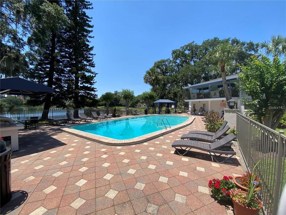 For Sale: $299,900 (3 beds, 2 baths, 1200 Square Feet)