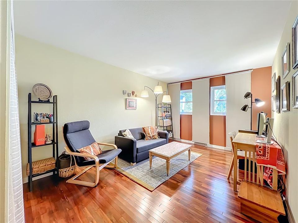 For Sale: $299,900 (3 beds, 2 baths, 1200 Square Feet)