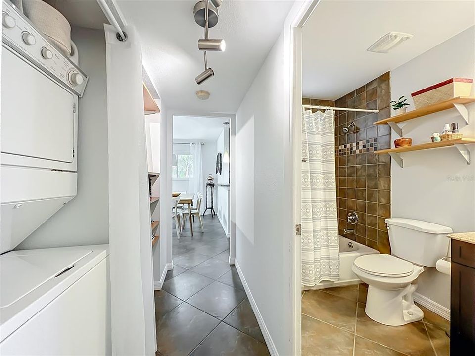 For Sale: $299,900 (3 beds, 2 baths, 1200 Square Feet)