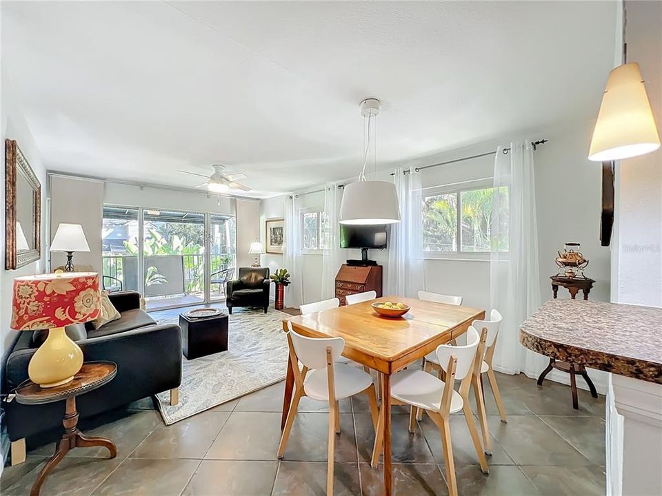 For Sale: $299,900 (3 beds, 2 baths, 1200 Square Feet)