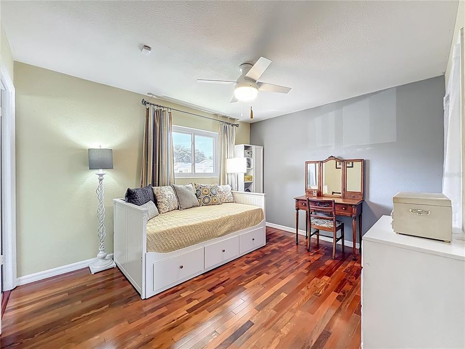 For Sale: $299,900 (3 beds, 2 baths, 1200 Square Feet)