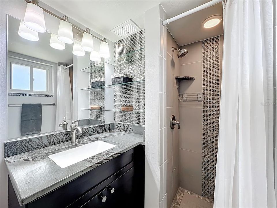 For Sale: $299,900 (3 beds, 2 baths, 1200 Square Feet)