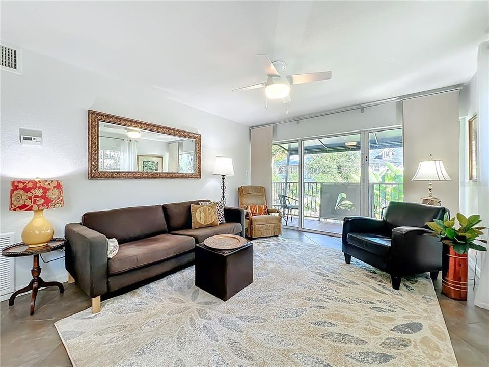 For Sale: $299,900 (3 beds, 2 baths, 1200 Square Feet)