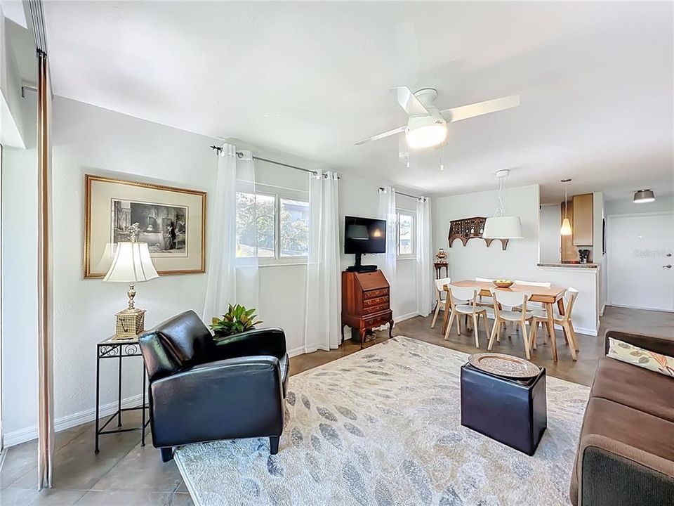 For Sale: $299,900 (3 beds, 2 baths, 1200 Square Feet)