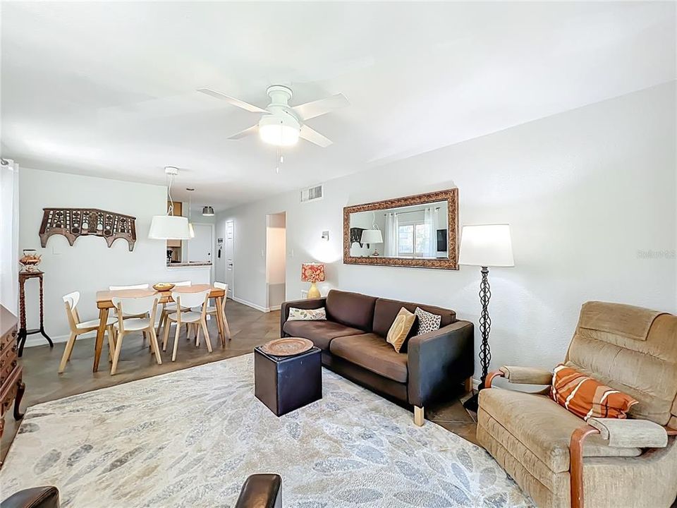 For Sale: $299,900 (3 beds, 2 baths, 1200 Square Feet)