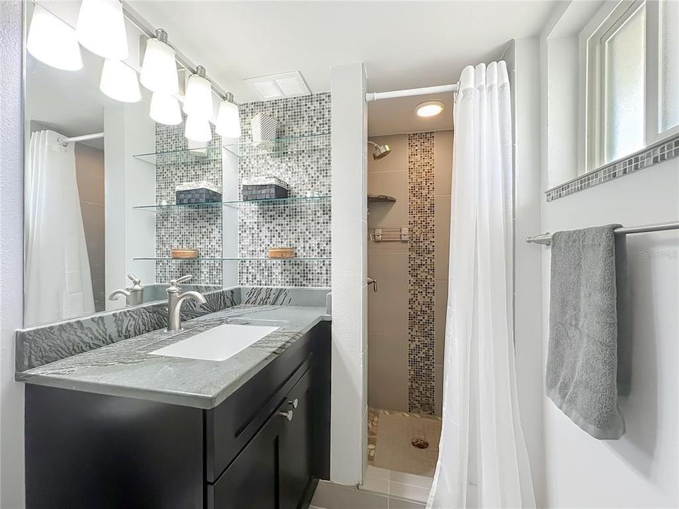 For Sale: $299,900 (3 beds, 2 baths, 1200 Square Feet)