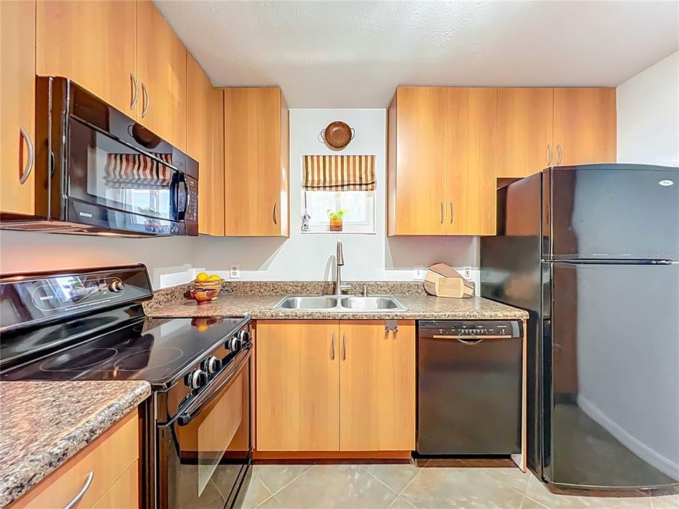 For Sale: $299,900 (3 beds, 2 baths, 1200 Square Feet)