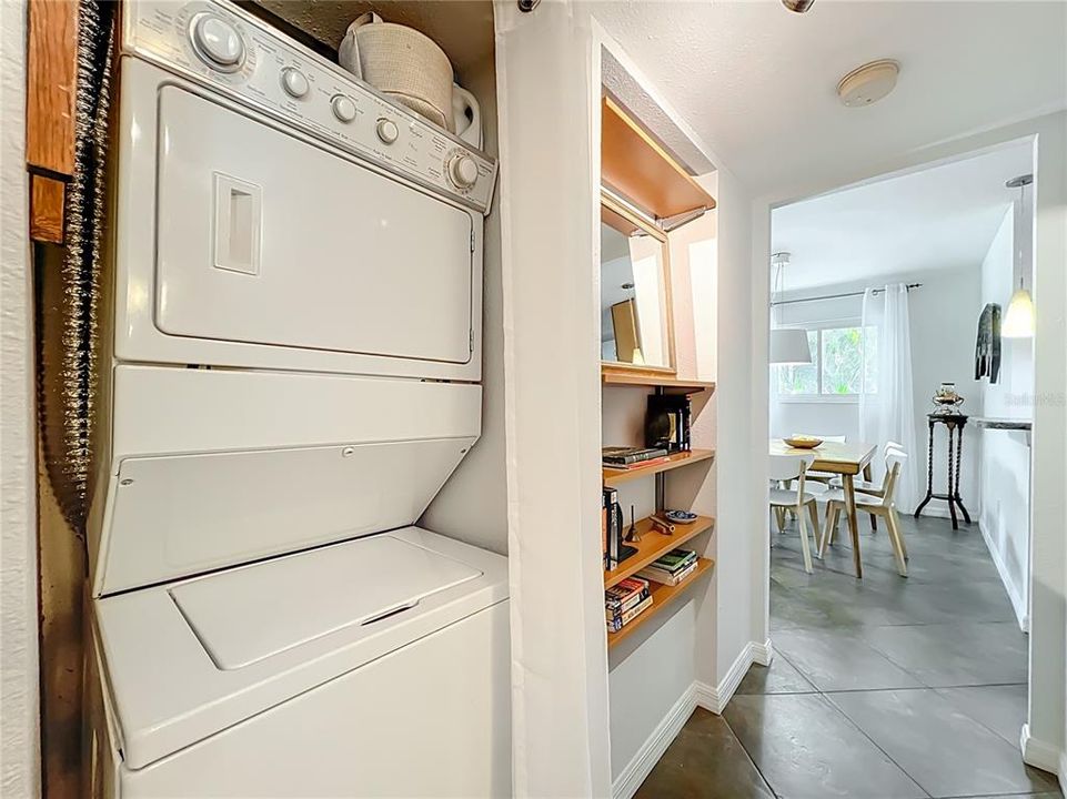 For Sale: $299,900 (3 beds, 2 baths, 1200 Square Feet)