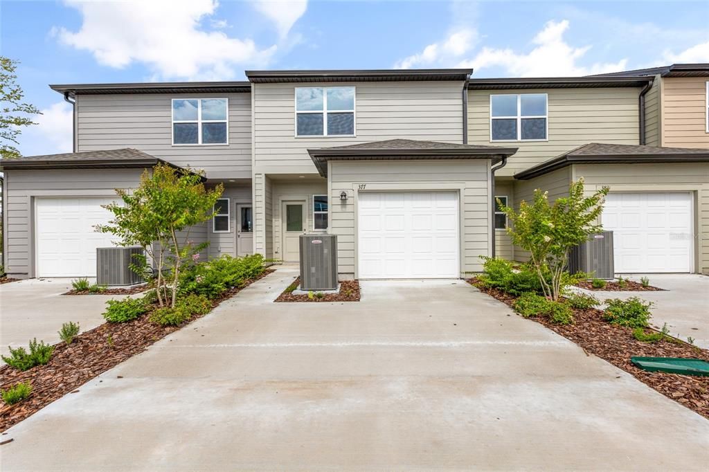 For Rent: $2,200 (3 beds, 2 baths, 1594 Square Feet)