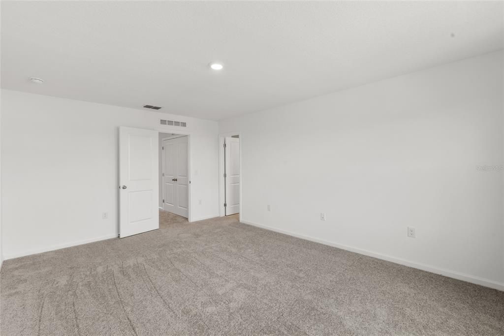 For Rent: $2,200 (3 beds, 2 baths, 1594 Square Feet)