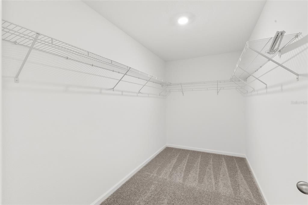 For Rent: $2,200 (3 beds, 2 baths, 1594 Square Feet)