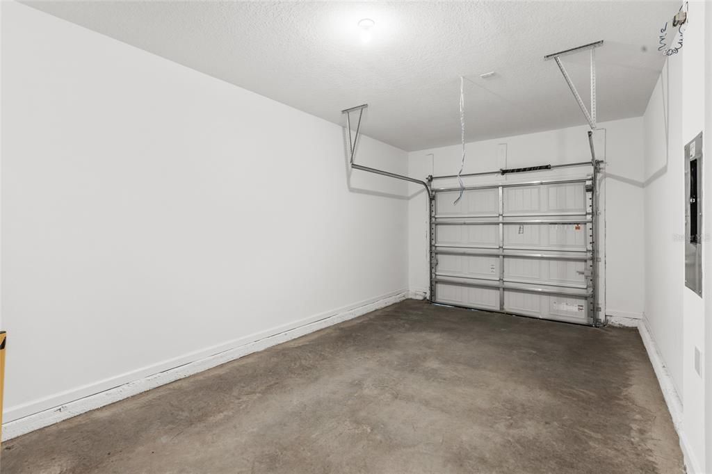 For Rent: $2,200 (3 beds, 2 baths, 1594 Square Feet)