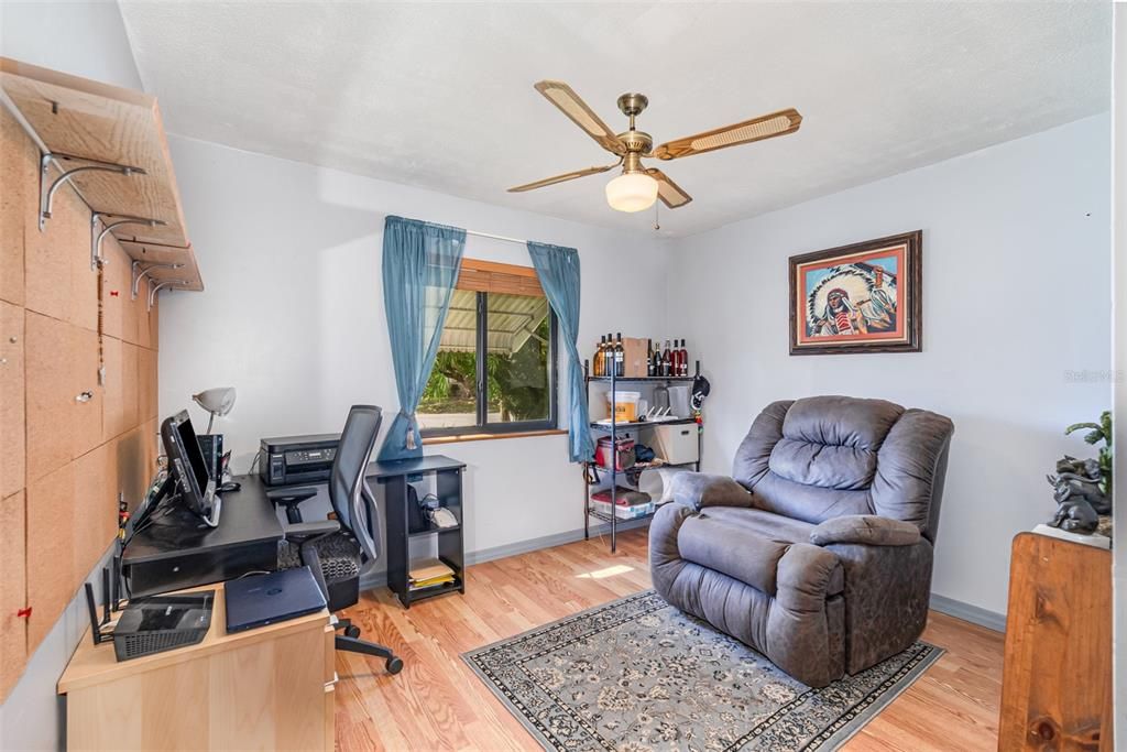For Sale: $399,900 (3 beds, 1 baths, 1568 Square Feet)