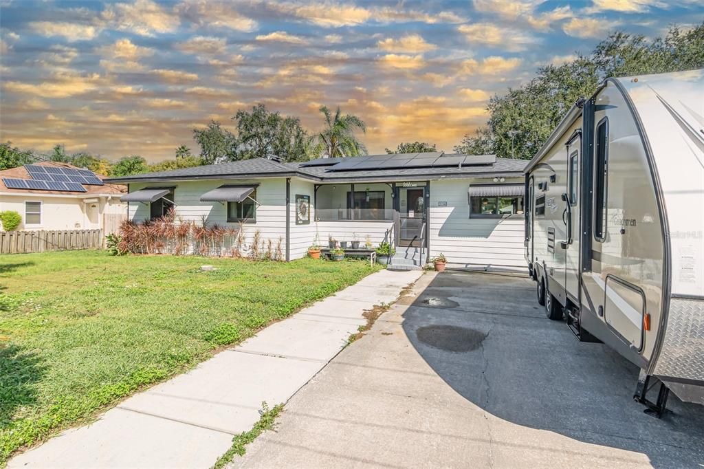 For Sale: $399,900 (3 beds, 1 baths, 1568 Square Feet)