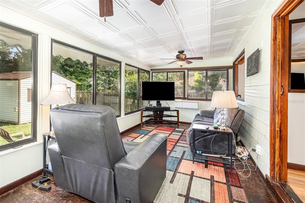 For Sale: $399,900 (3 beds, 1 baths, 1568 Square Feet)