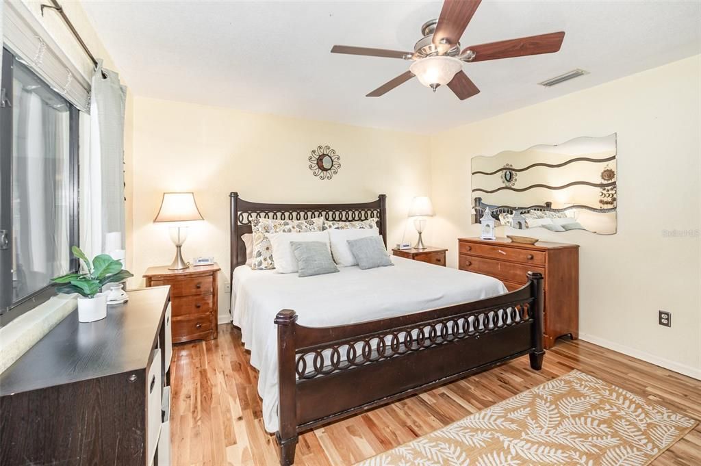 For Sale: $399,900 (3 beds, 1 baths, 1568 Square Feet)