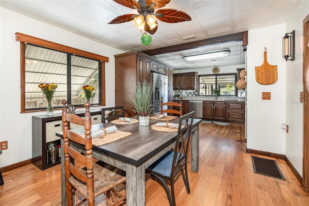 For Sale: $399,900 (3 beds, 1 baths, 1568 Square Feet)