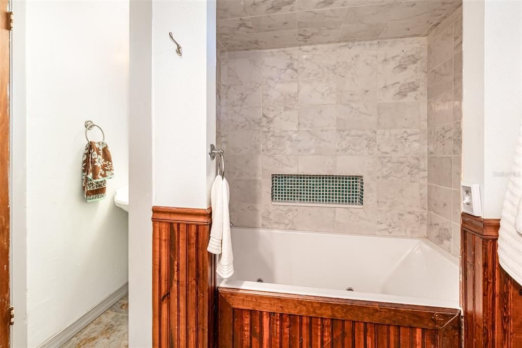 For Sale: $399,900 (3 beds, 1 baths, 1568 Square Feet)