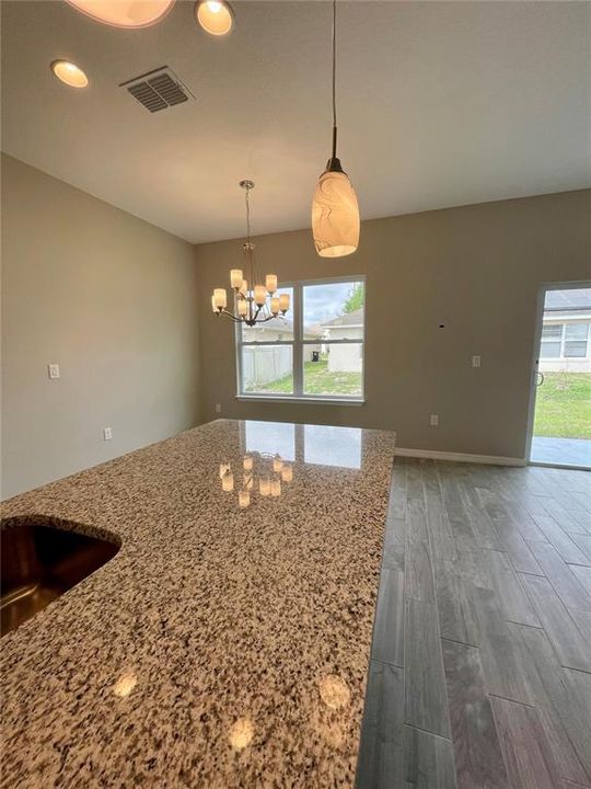 For Rent: $1,850 (4 beds, 2 baths, 1750 Square Feet)