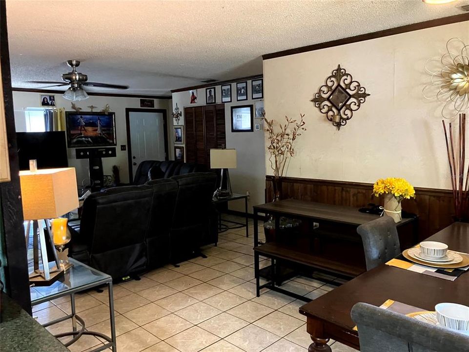 En Venta: $205,000 (3 camas, 2 baños, 1192 Pies cuadrados)