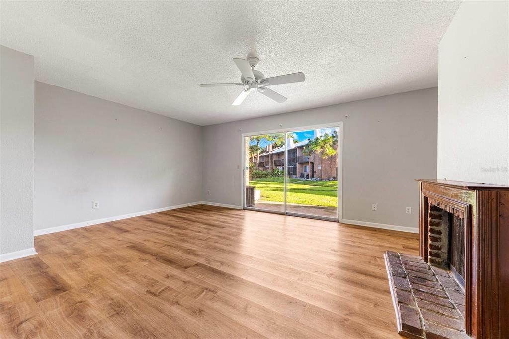 For Sale: $155,000 (3 beds, 2 baths, 1405 Square Feet)