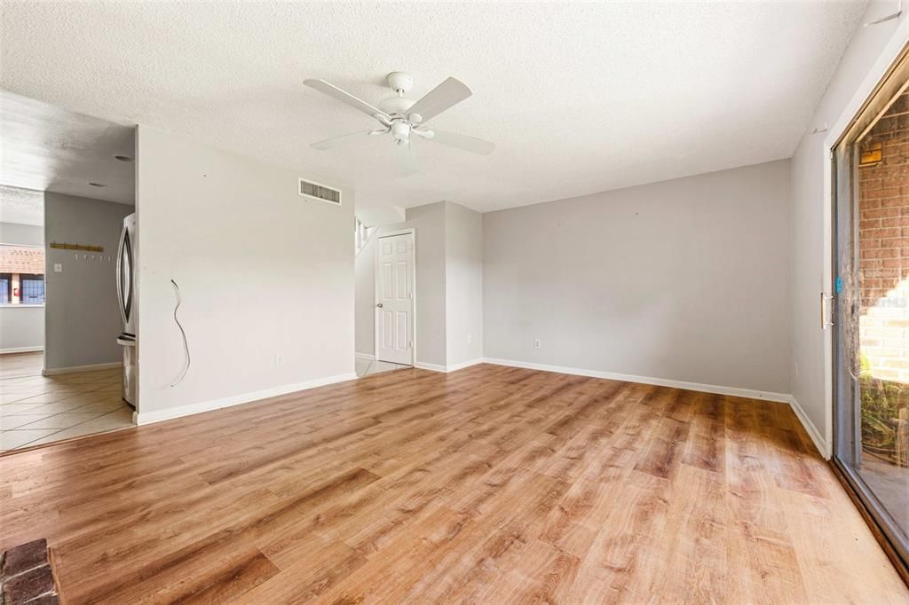 For Sale: $155,000 (3 beds, 2 baths, 1405 Square Feet)