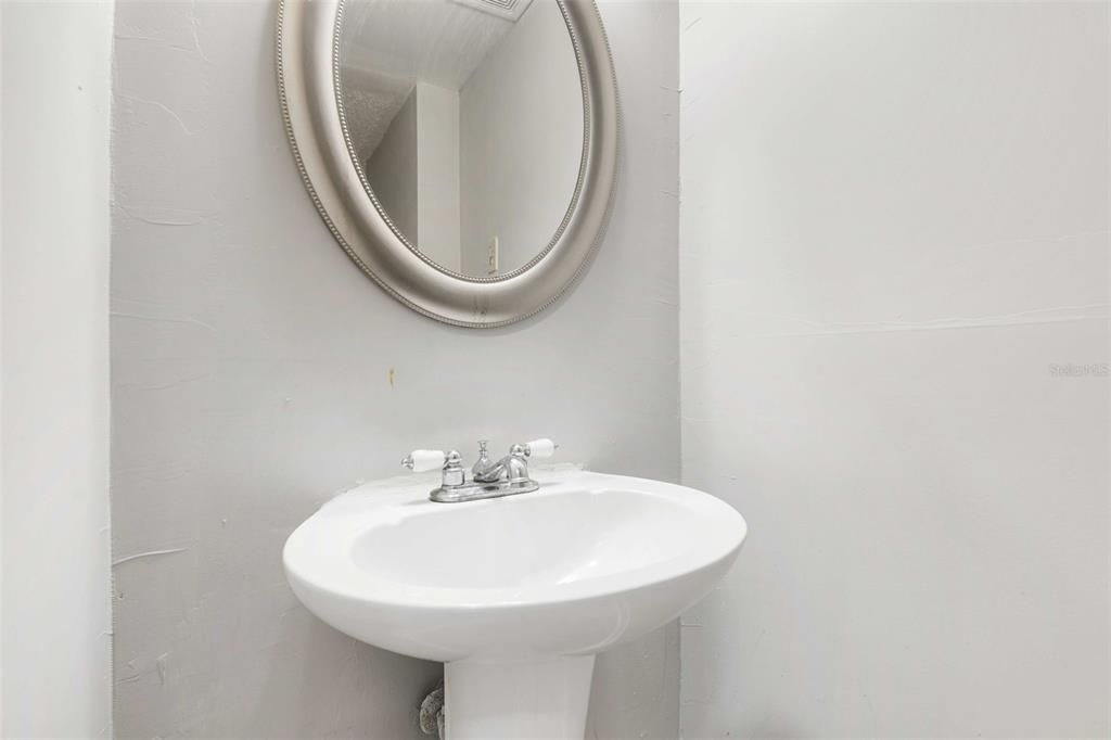 For Sale: $155,000 (3 beds, 2 baths, 1405 Square Feet)