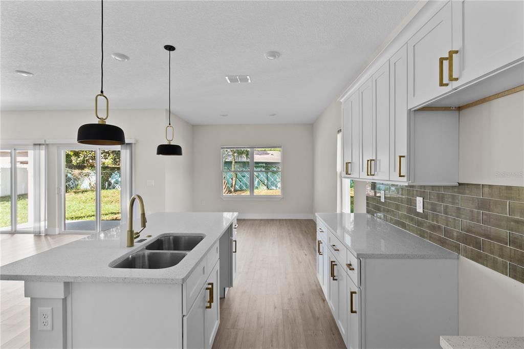 На продажу: $425,000 (4 спален, 2 ванн, 2112 Квадратных фут)