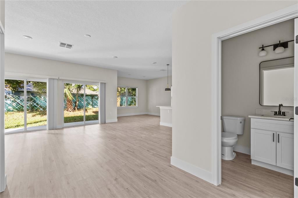 На продажу: $425,000 (4 спален, 2 ванн, 2112 Квадратных фут)