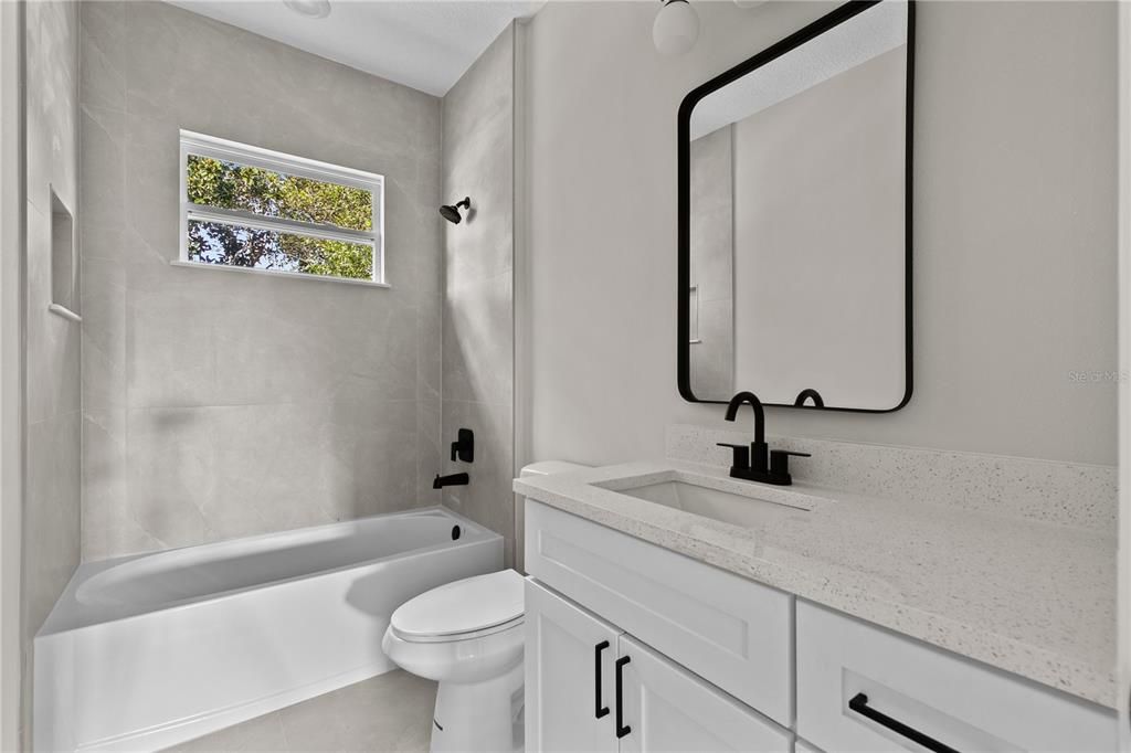 На продажу: $425,000 (4 спален, 2 ванн, 2112 Квадратных фут)