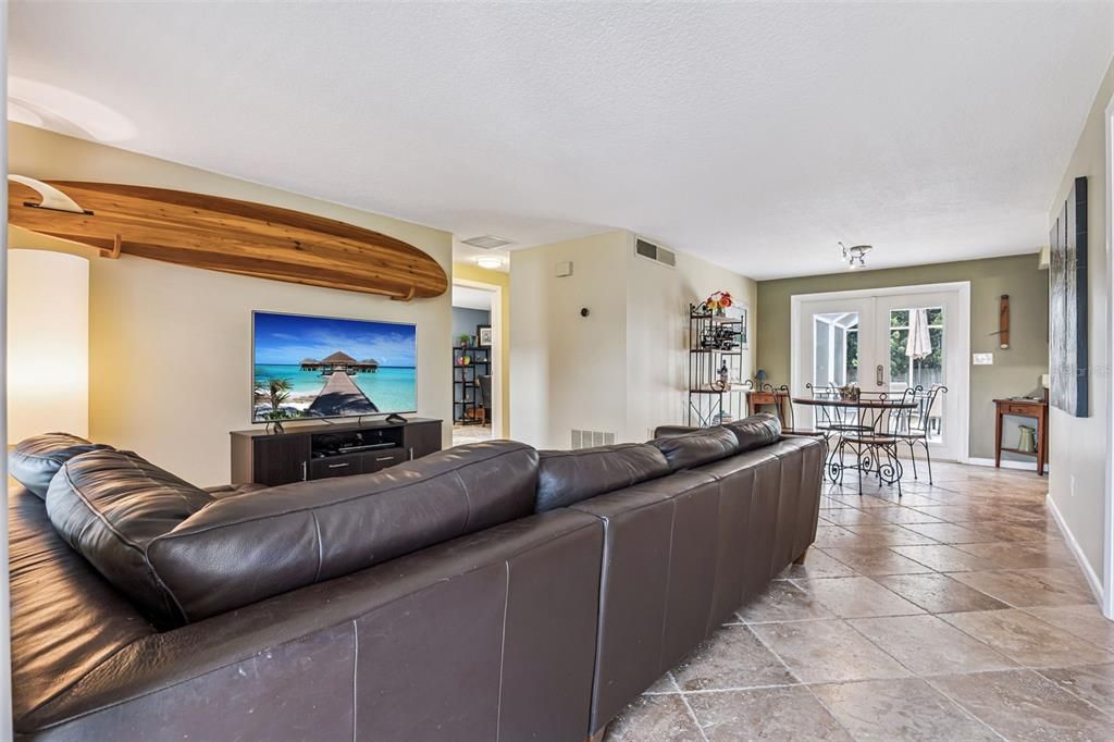 En Venta: $515,000 (3 camas, 2 baños, 1066 Pies cuadrados)