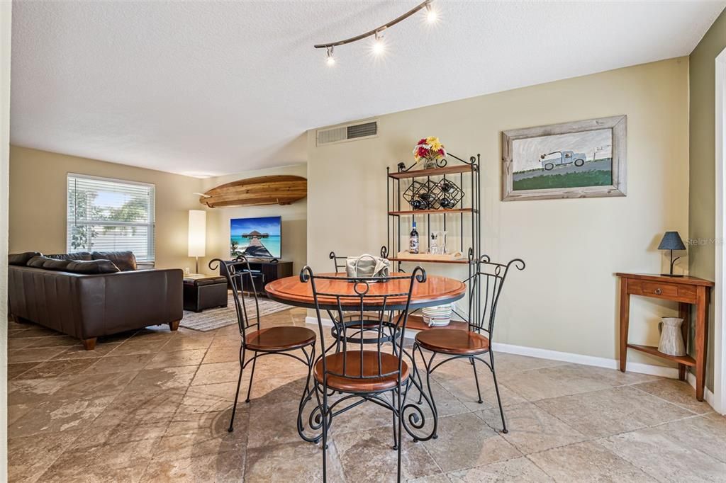 En Venta: $515,000 (3 camas, 2 baños, 1066 Pies cuadrados)