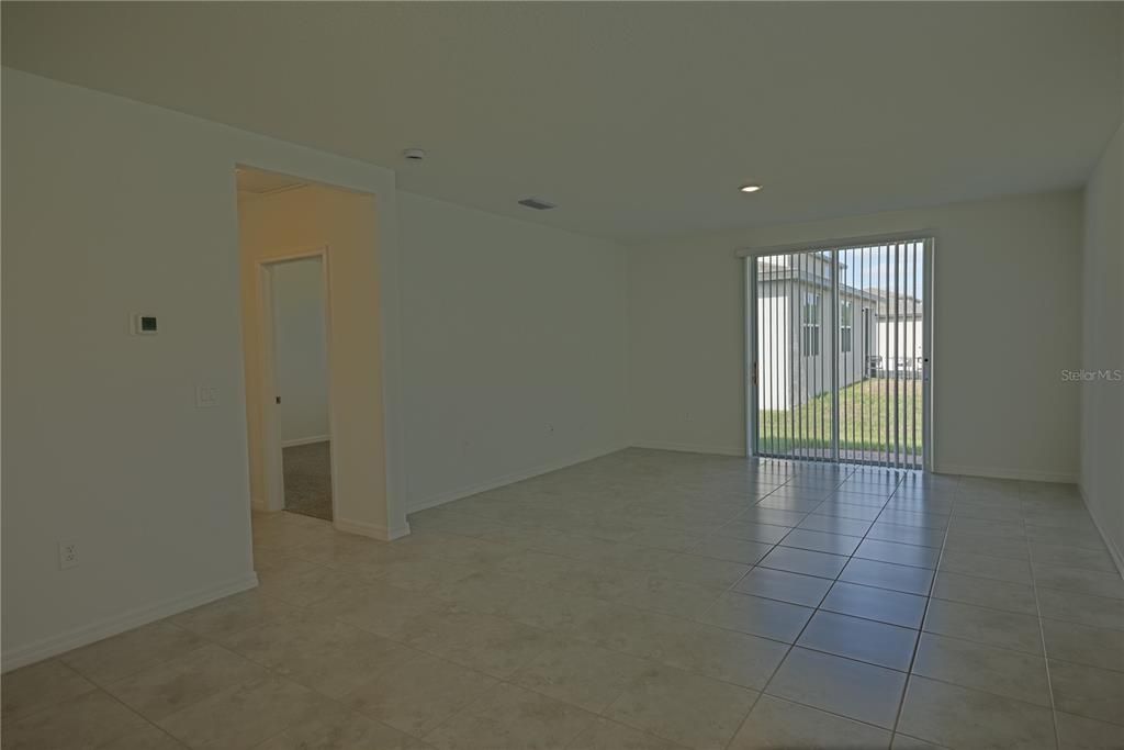 For Rent: $1,990 (4 beds, 2 baths, 1484 Square Feet)