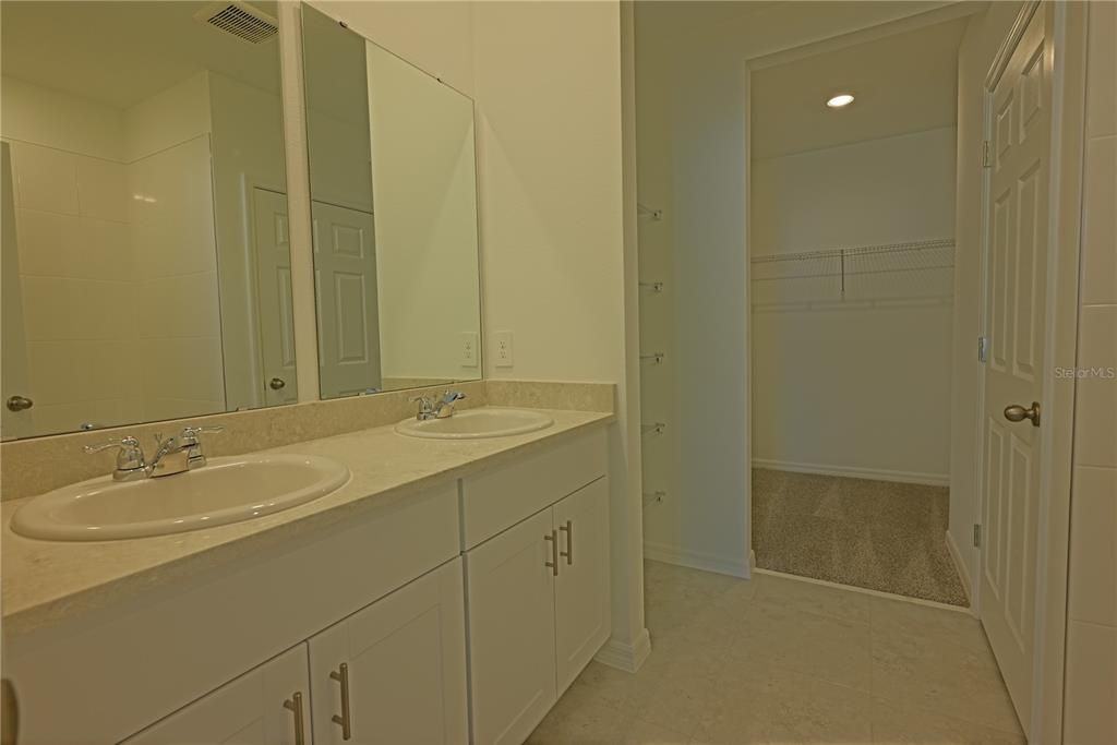 For Rent: $1,990 (4 beds, 2 baths, 1484 Square Feet)