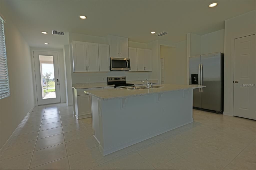 For Rent: $1,990 (4 beds, 2 baths, 1484 Square Feet)