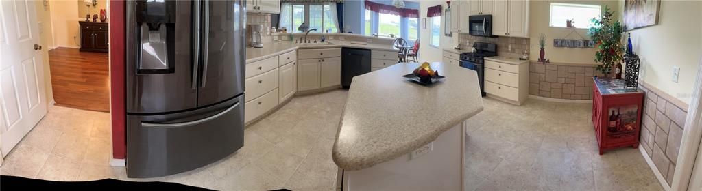 For Sale: $550,000 (3 beds, 2 baths, 2260 Square Feet)