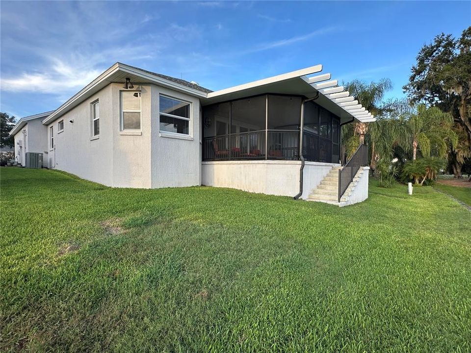 For Sale: $550,000 (3 beds, 2 baths, 2260 Square Feet)