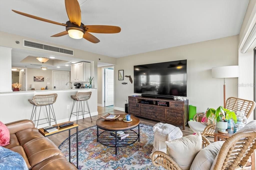 For Sale: $785,000 (2 beds, 2 baths, 1259 Square Feet)